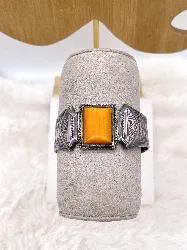 bracelet artisans du monde avec pierre jaune