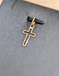 pendentif croix motif vidé or 750 millième (18 ct) 0,66g