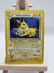 carte pokémon voltali lumineux 48/105