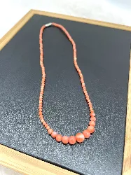collier perles corail couleur peau d'ange l38,5cm