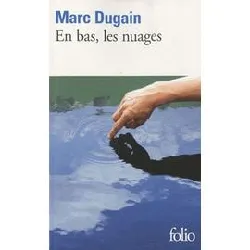 livre en bas, les nuages