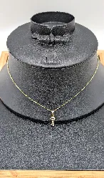 collier pendentif clé pavée des oxydes or 750 millième (18 ct) 2,85g
