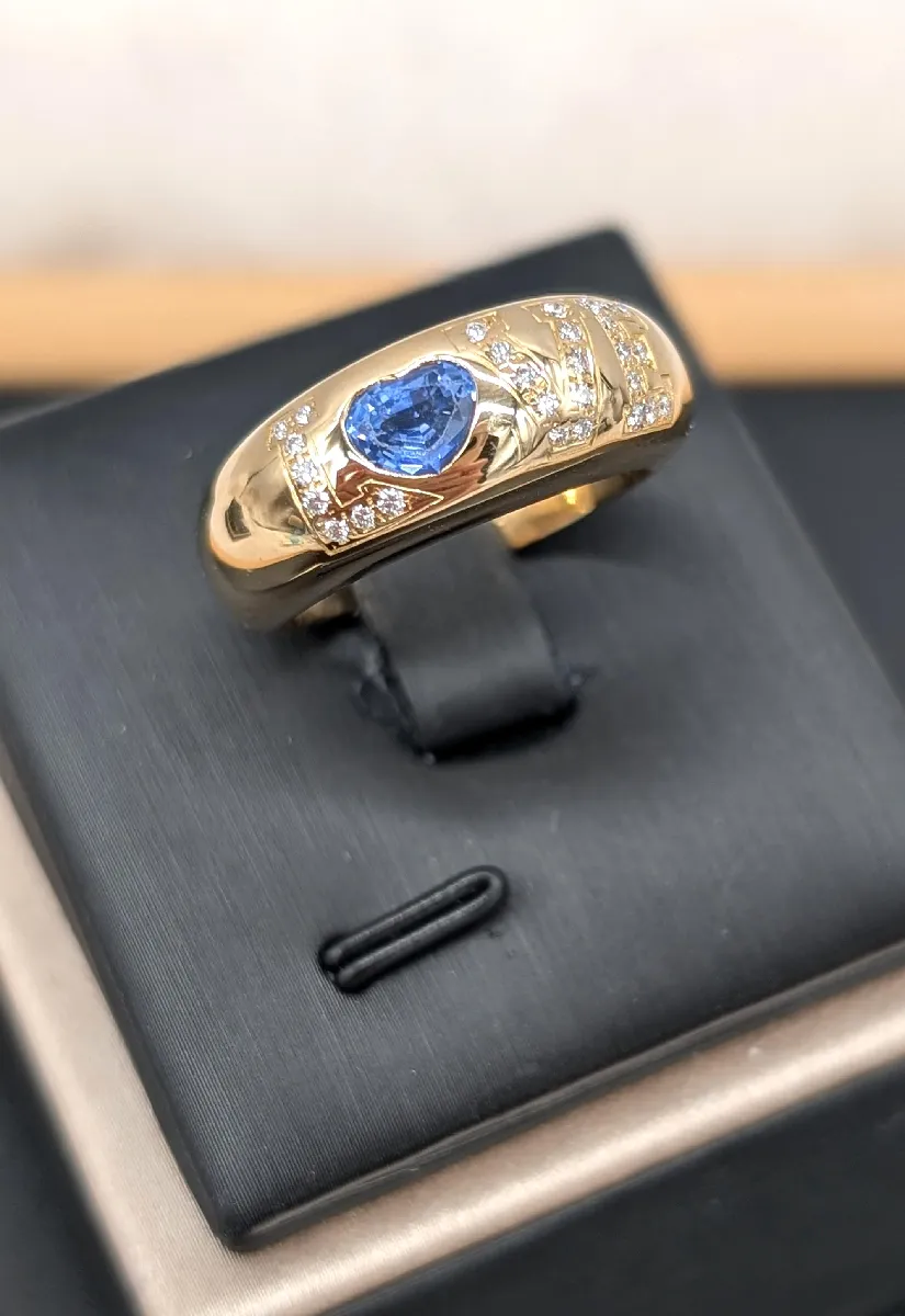 1,69 carat Bague de fiançailles enveloppante en or blanc 18 carats, saphir bleu serti de