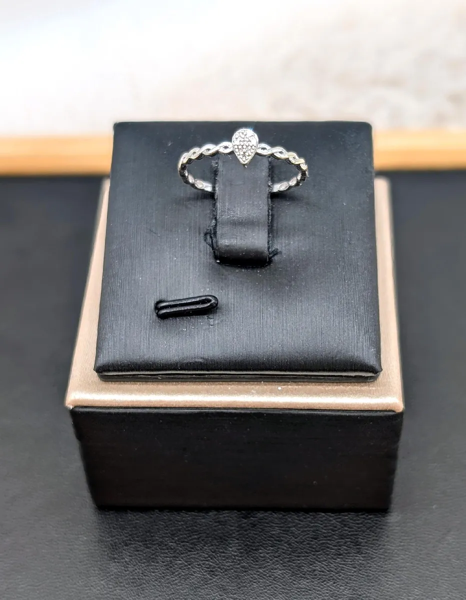 Bague Or Blanc 375 Millièmes Avec 8 Petits Diamants - Motif Goutte D'eau, Occasion