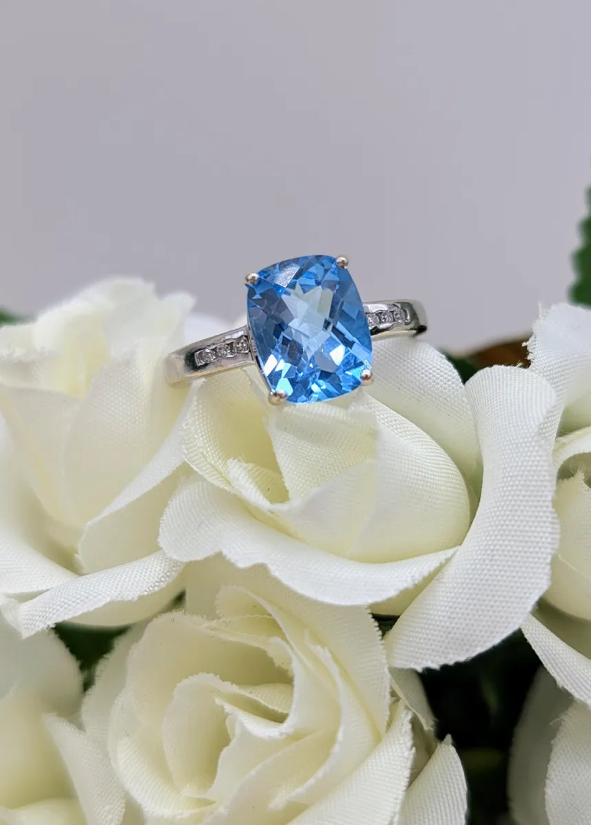 Bague En Or 750/1000 Avec Topaze Bleue Centrale - Poids 2.61g, Occasion, Poinçon Tête D'aigle