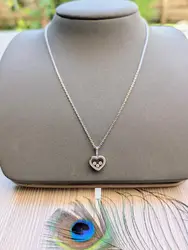 chopard collier happy damonds coeur en or blanc orné de 3 diamants or 750 millième (18 ct) 7,85g
