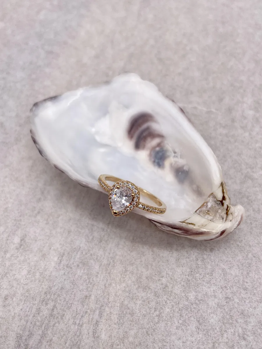 Bague Plaquée Or Forme Goutte D'eau Avec Oxydes Blancs - Modèle 2973110 T58, Neuf Avec étiquettes