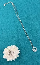 collier guess argenté à strass