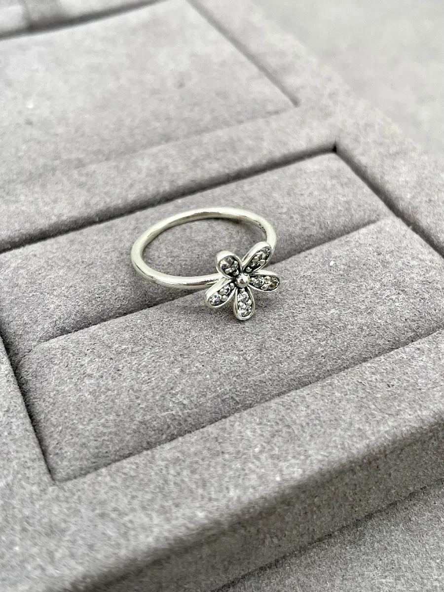 Bague Pandora en forme de fleurs ornée d'oxydes Argent 925