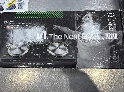 contrôleur dj table de mixage dj the next beat par tiësto