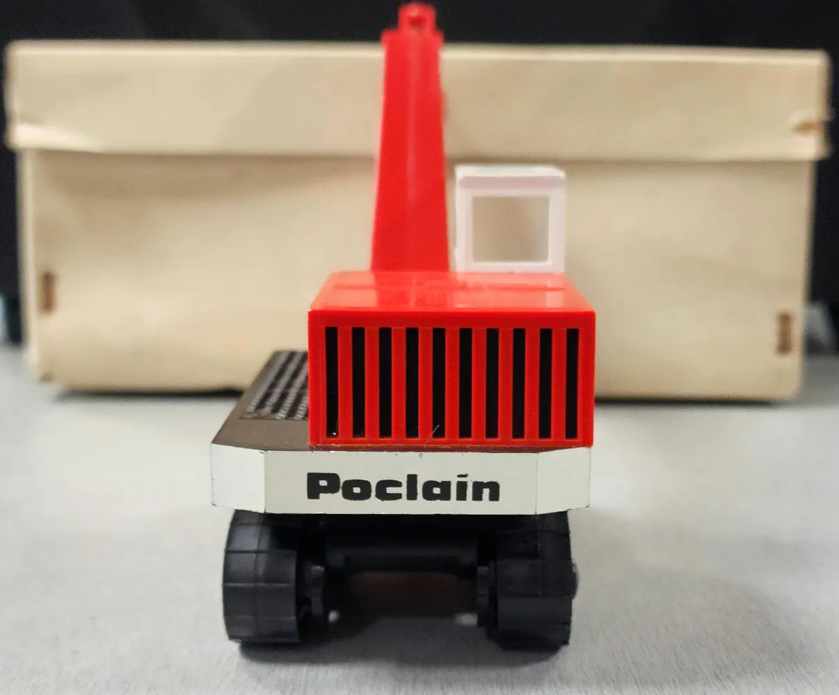 Vehicule Miniature Pelleteuse BOURBON PELLE POCLAIN GC 120