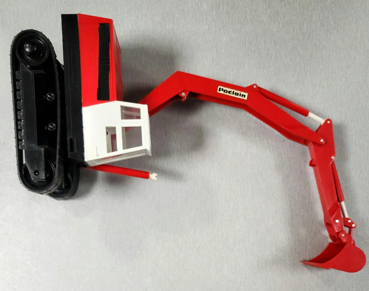 Vehicule Miniature Pelleteuse BOURBON PELLE POCLAIN GC 120