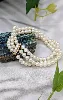 bracelet or 3 rangs de perles de culture blanches or 750 millième (18 ct) 23,64g