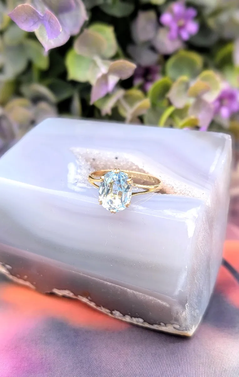 Bague En Or 18 Carats (750) Avec Topaze Bleue Centrale - Poids 2.61g, Poinçon Tête D'aigle, Occasion