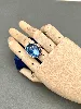 bague cocktail swarovski argenté ornée d'une bleue t60