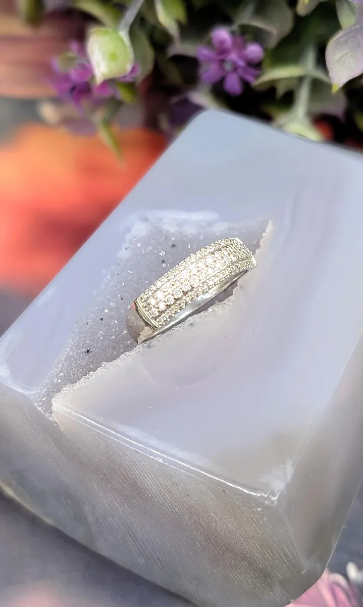 Bague En Or Blanc 18 Carats (750/1000) - 4 Lignes De Diamants Croisées - 5,86g - Occasion Avec Poinçon