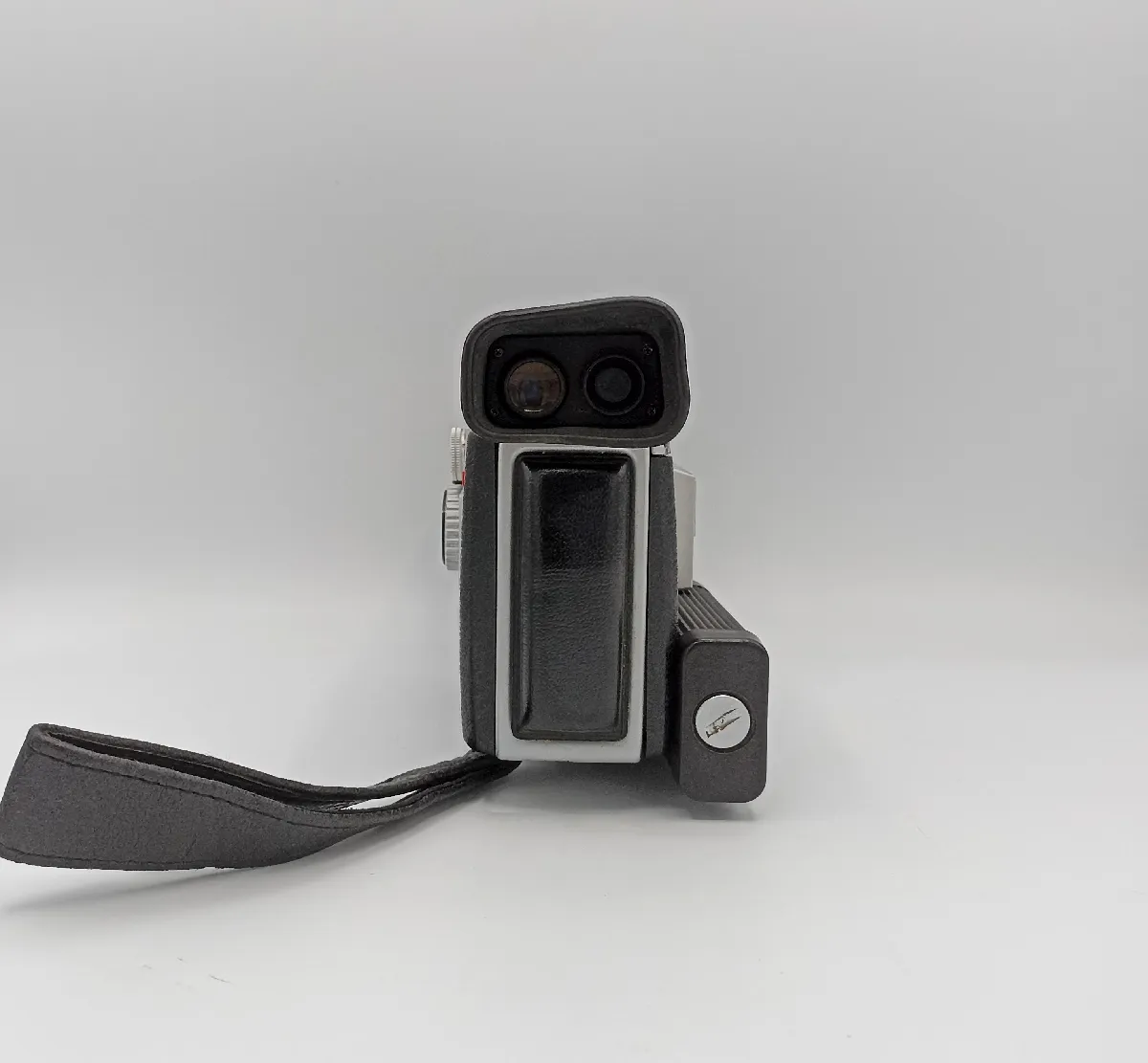 Caméra Argentique ETONA 8 – Zoom Auto Zoom EE 1:1,9 – Fabriquée Au Japon – Occasion