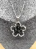 collier argent avec pendentif fleur d'oxydes blancs et noirs argent 925 millième (22 ct) 3,88g