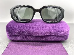 lunettes de soleil gucci gg1535s logo gg doré avec des verres noirs