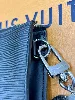 sac / pochette accessoires louis vuitton en cuir noir épi