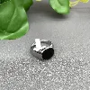 bague chevalière avec onyx rond en acier t12