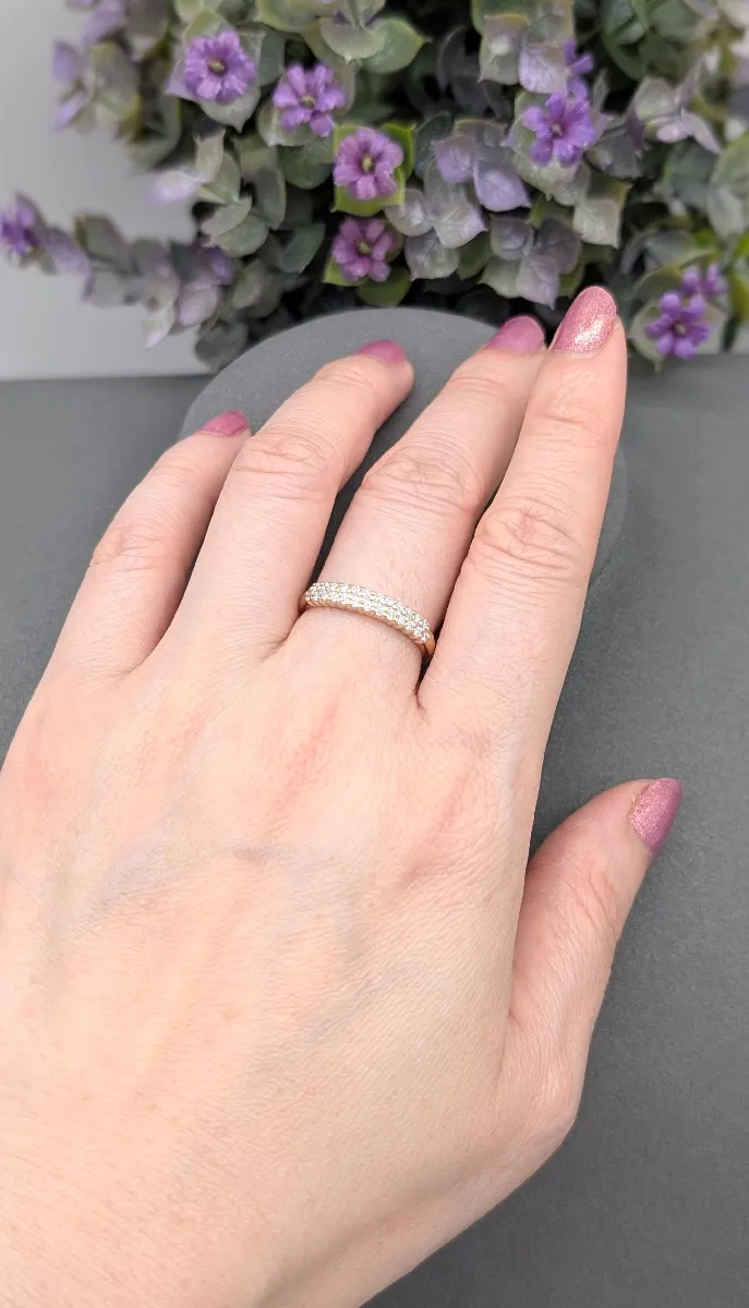 Bague En Or 750/1000 (18 Carats) Ornée De 2 Lignes De Diamants (total ~0.25 Ct) - Occasion