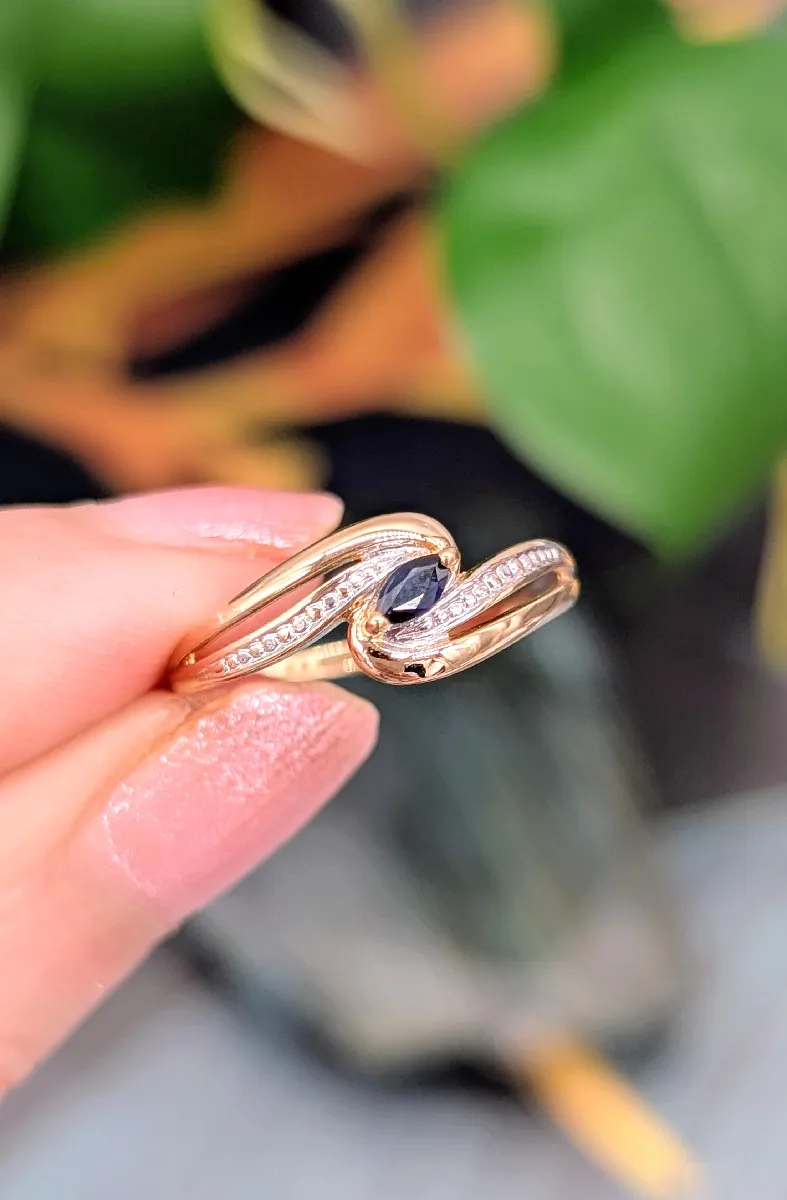 Bague En Or 750/1000 (18 Carats) Avec Saphir Central - Poids 0,68g - Occasion