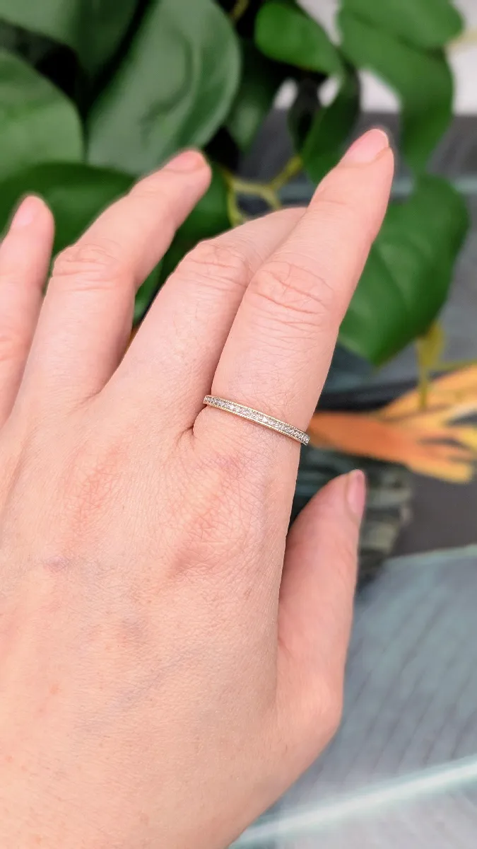 Bague Or 9 Carats (375‰) - Demie-alliance Sertie Diamants - Poids 0,87g - Occasion