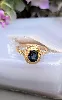 bague or sertie d'un saphir bleu d'environ 1,30ct or 750 millième (18 ct) 4,24g