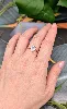 bague or sertie d'une aigue-marine ovale or 375 millième (9 ct) 1,82g