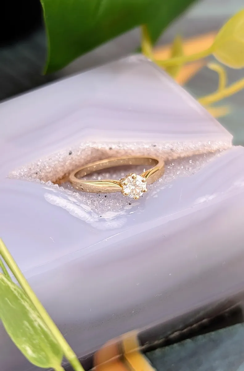 Bague Ancienne En Or 18 Carats (750) - Dôme à Deux Ors Avec Diamant ~0.08ct, Poinçonné