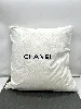 coussin chanel aa7765 beige et white