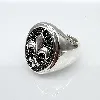 bague thomas sabot chevalière fleur de lys bordé d’un pavé zircon noir argent 925 millième (22 ct) 14,79g