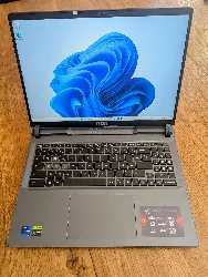 ordinateur portable msi vector 16 hx a14vhg - 653fr intel core i7 i7 - 14650hx 40,6 cm (16') quad hd+ 32 go ddr5 - sdram 1 to ssd 