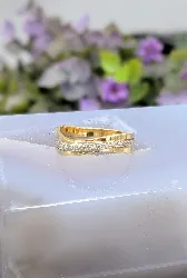 bague 2 ors centrée de 3 petits diamants or 750 millième (18 ct) 2,81g