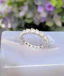 bague en or blanc tour américain sertie de 19 diamants d'environ 2,8ct or 750 millième (18 ct) 3,71g