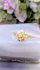 bague fleur sertie de 9 quartz blancs or 750 millième (18 ct) 3,03g