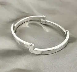 bracelet jonc gucci articulé  argent 925 millième (22 ct) 35,74g