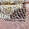 carré 90 / foulard hermès "rocaille ii" en soie au fond rose