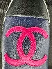 espadrilles / chaussures chanel en cuir navy logo cc couleur framboise