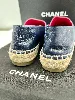 espadrilles / chaussures chanel en cuir navy logo cc couleur framboise