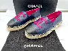 espadrilles / chaussures chanel en cuir navy logo cc couleur framboise