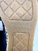 espadrilles / chaussures chanel en cuir navy logo cc couleur framboise