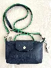 sac longchamp le pliage original xs en cuir bleu marine à bandoulière avec bijou de sac sifflet
