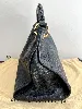 sac louis vuitton artsy en cuir empreinte couleur bleu nuit