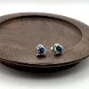 13046440 boucles d'oreilles chacune avec une pierre bleue coupe coeur et encournée des oxydes argent 925 millième (22 ct) 1,75g ar