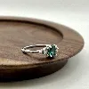 1973250 bague solitaire avec une pierre verte et epaulé d'oxydes t56 argent 925 millième (22 ct) 2,3g argent 925 millième (22 ct) 