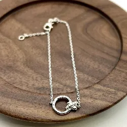 87391818 bracelet motif cercle et noeud orné d'oxydes l18 cm argent 925 millième (22 ct) 1,71g argent 925 millième (22 ct) 1,71g