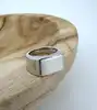 bague a.p.c. chevalière minimaliste en laiton argenté