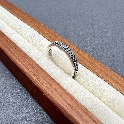 bague argent demi alliance avec marcassites argent 925 millième (22 ct) 2,46g